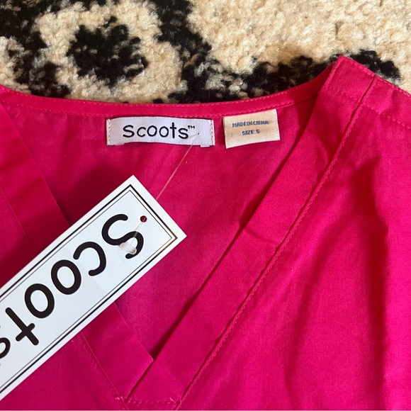 NWT Scoots Brand Hot Pink Scrub Shirt Size 5 - Picture 2 of 5